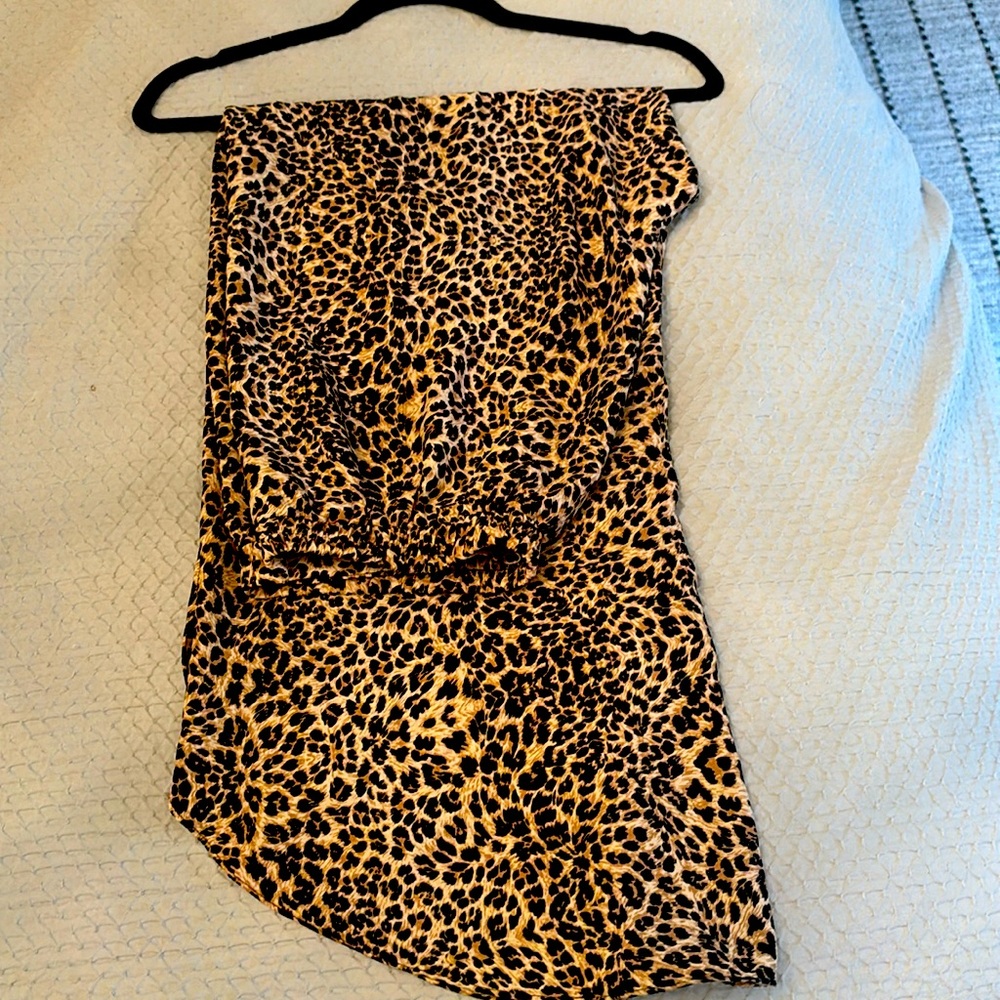 Wide leg with split leopard pants